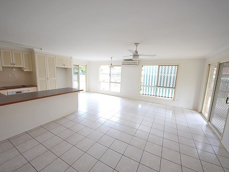 2 Scotts Court, Kallangur QLD 4503