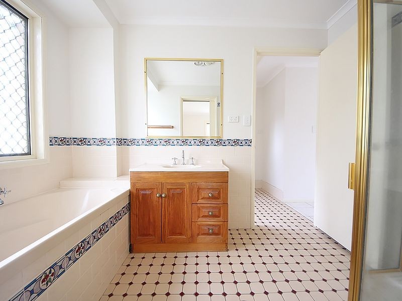 2 Scotts Court, Kallangur QLD 4503