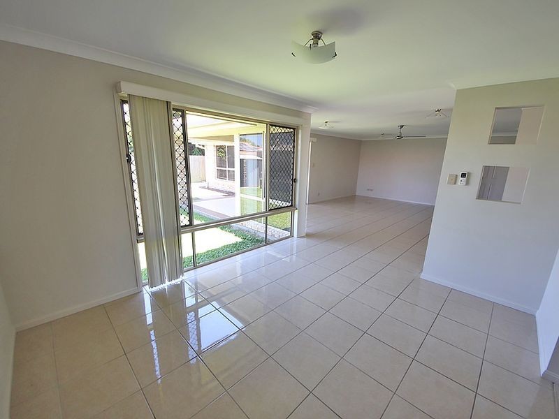 15 Seabiscuit Crescent, Kallangur QLD 4503