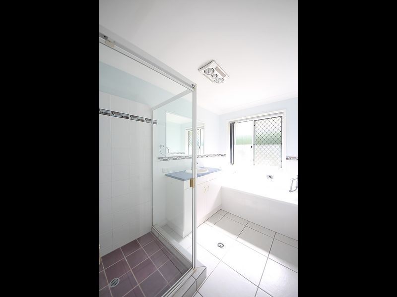 25B Leichhardt Avenue, Rothwell QLD 4022
