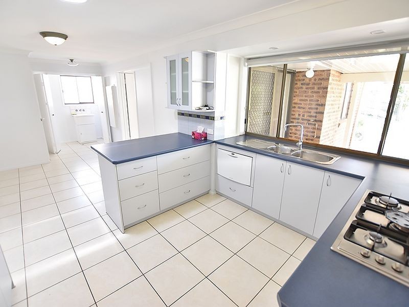 39 Woonara Drive, Petrie QLD 4502