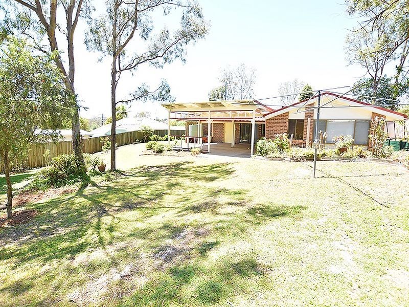 39 Woonara Drive, Petrie QLD 4502