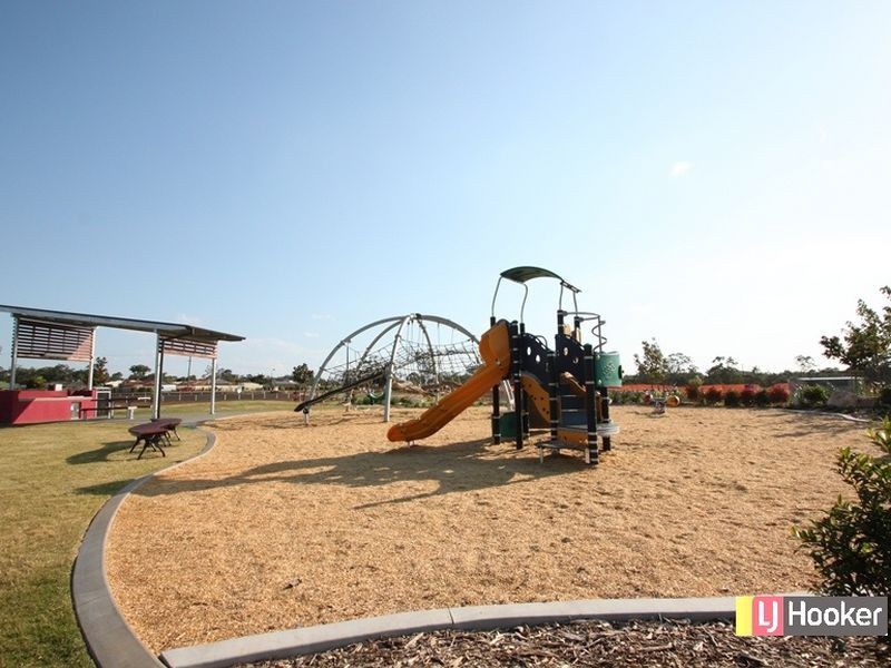 44B Bowerbird Crescent, Dakabin QLD 4503