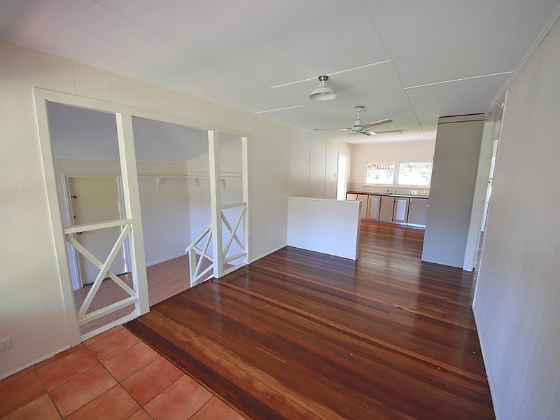 12 Andrew Street, Kallangur QLD 4503
