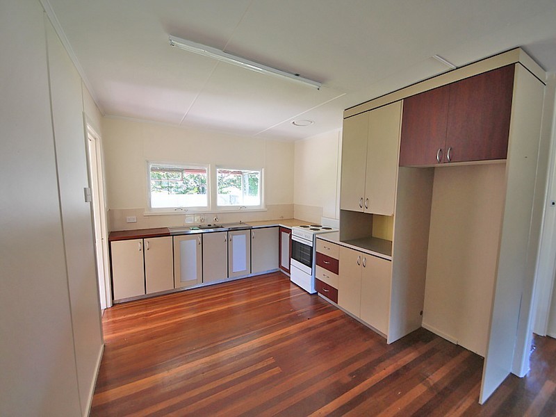 12 Andrew Street, Kallangur QLD 4503
