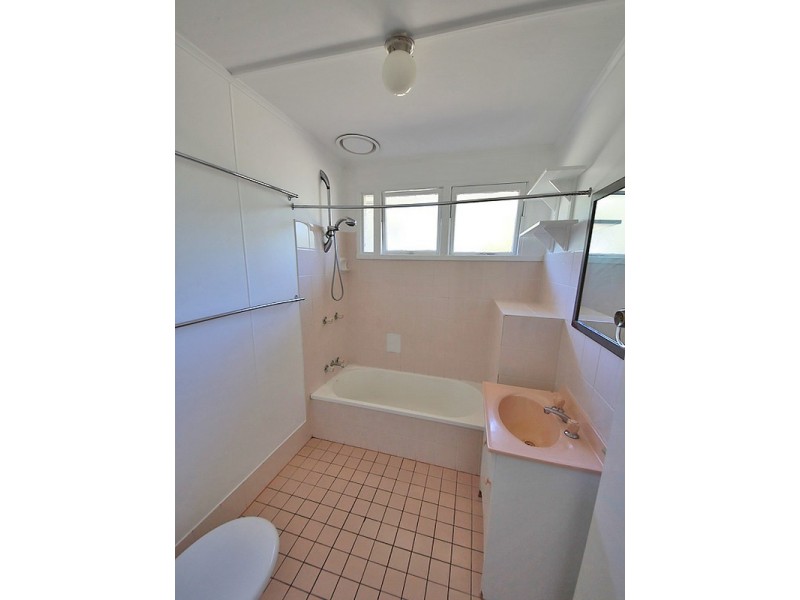 12 Andrew Street, Kallangur QLD 4503