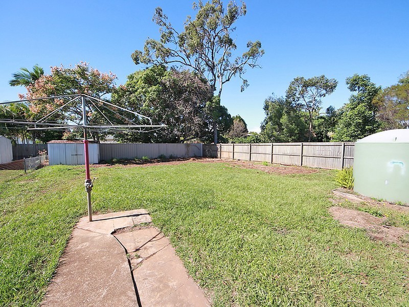 12 Andrew Street, Kallangur QLD 4503