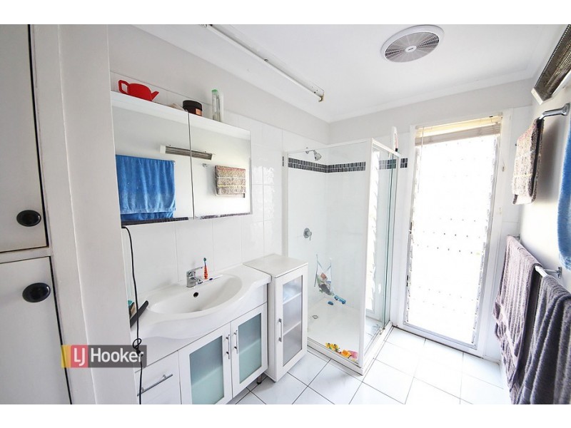 25 Arrakune Crescent, Kallangur QLD 4503