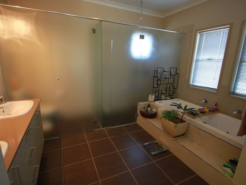 North Lakes QLD 4509