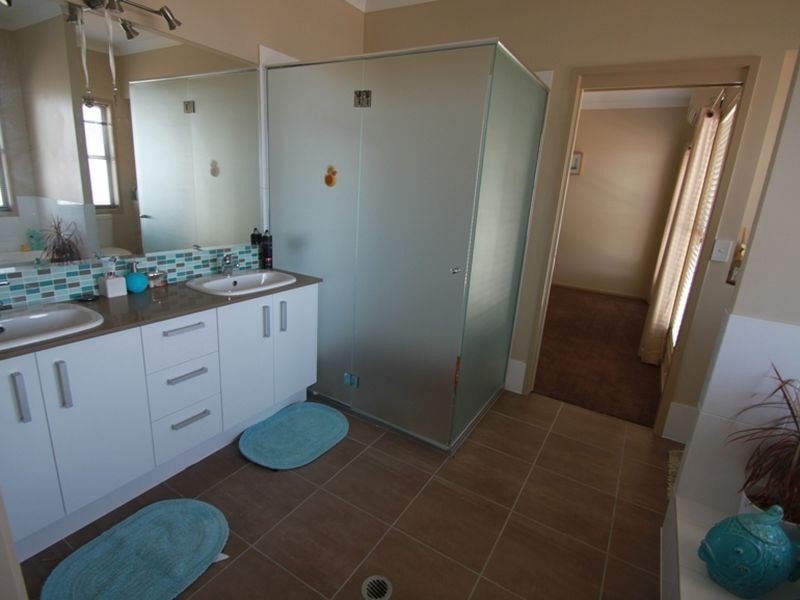 North Lakes QLD 4509