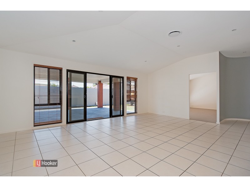 49 Kurrajong Drive, Warner QLD 4500