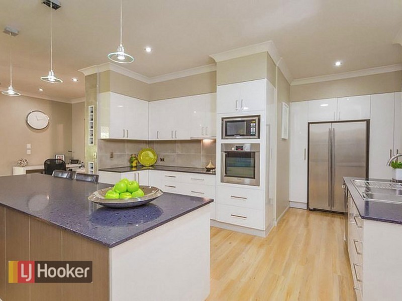 45 Castle Hill Drive, Murrumba Downs QLD 4503