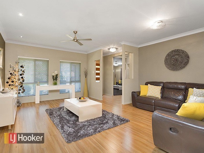 45 Castle Hill Drive, Murrumba Downs QLD 4503