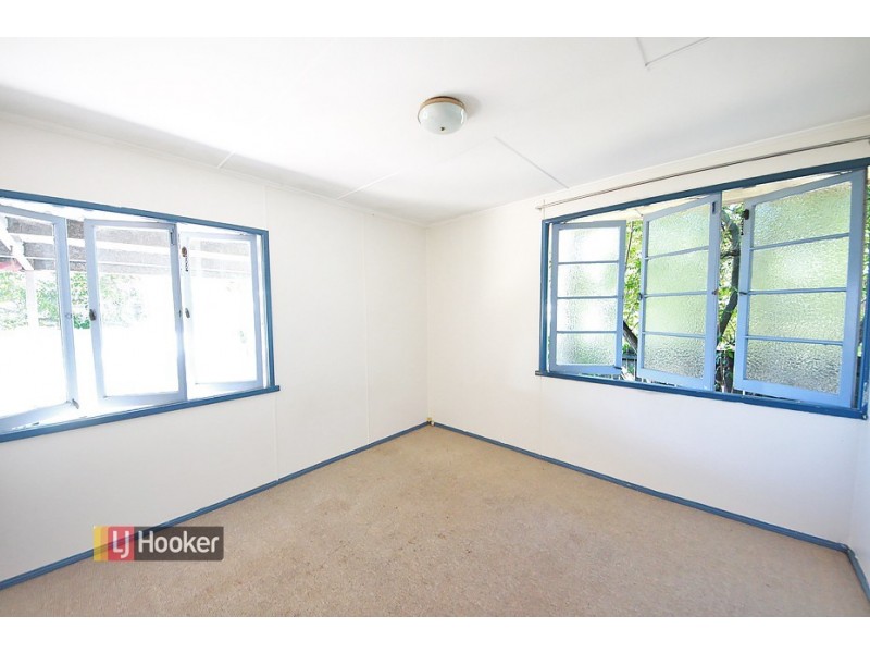 12 Andrew Street, Kallangur QLD 4503