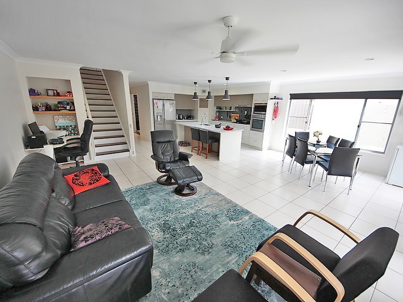 5 Beerwah Parade, Kallangur QLD 4503