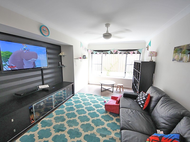 5 Beerwah Parade, Kallangur QLD 4503