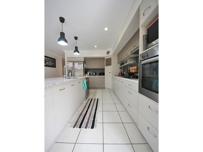 5 Beerwah Parade, Kallangur QLD 4503