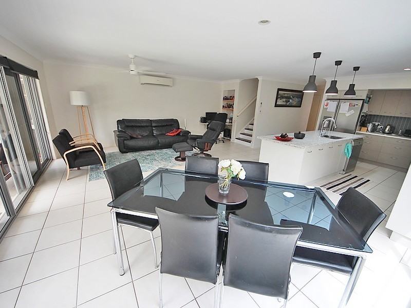 5 Beerwah Parade, Kallangur QLD 4503