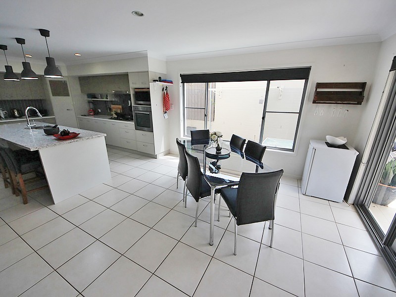 5 Beerwah Parade, Kallangur QLD 4503