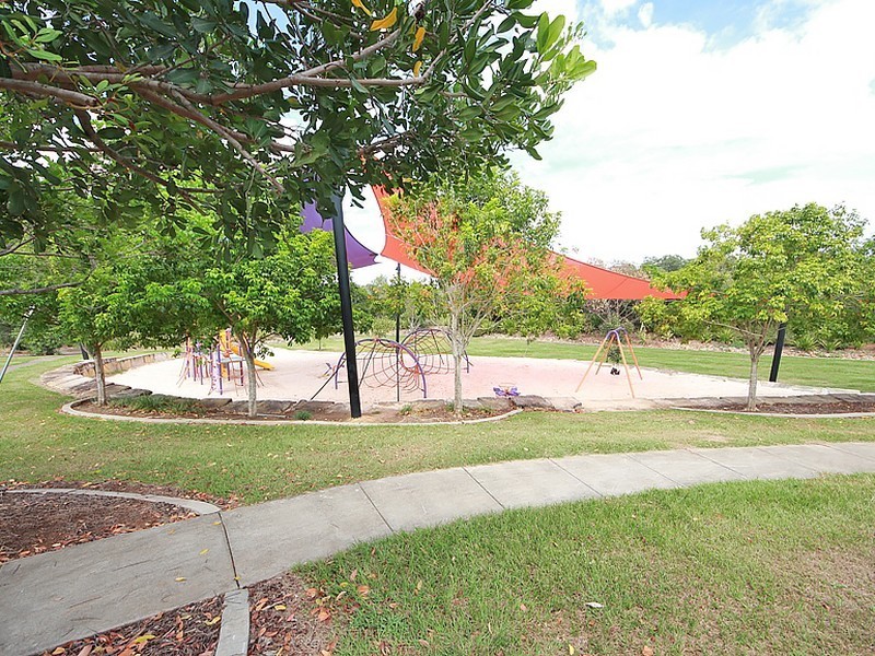 5 Beerwah Parade, Kallangur QLD 4503