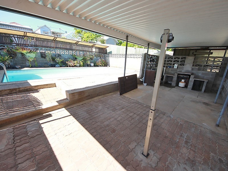 45 Connaught Street, Sandgate QLD 4017