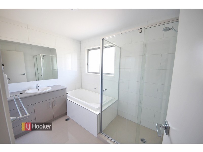 2/8 Sheehan Street, Kallangur QLD 4503