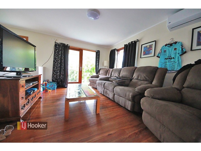 4 Normanhurst Court, Petrie QLD 4502