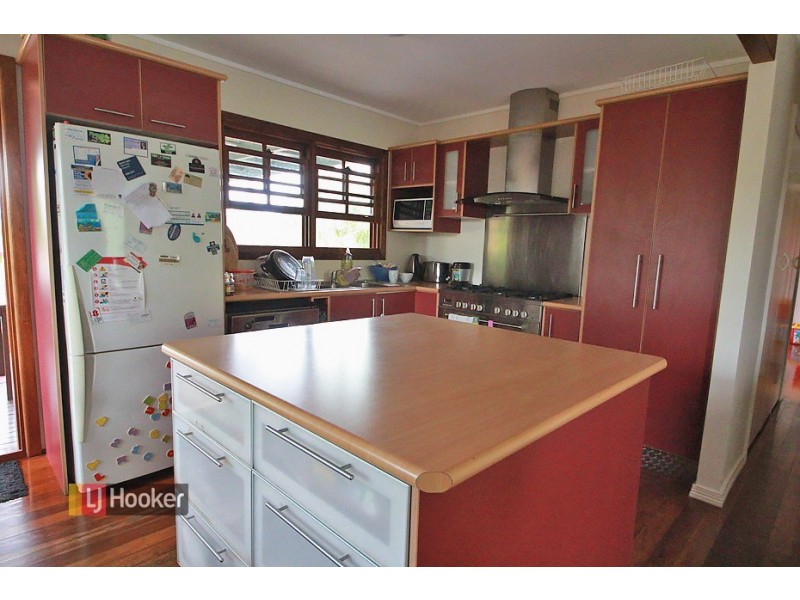 4 Normanhurst Court, Petrie QLD 4502