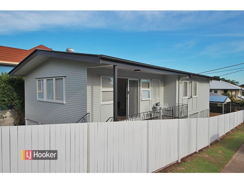 25 Rainbow Street, Sandgate QLD 4017