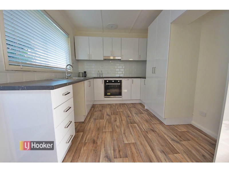 25 Rainbow Street, Sandgate QLD 4017