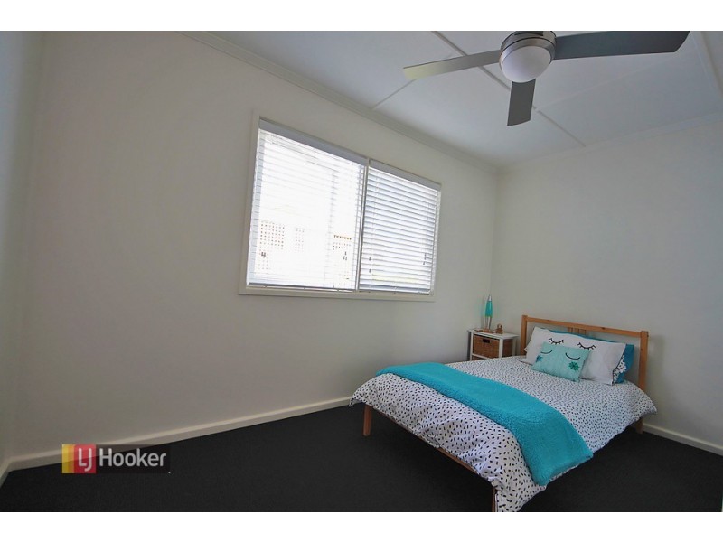 25 Rainbow Street, Sandgate QLD 4017