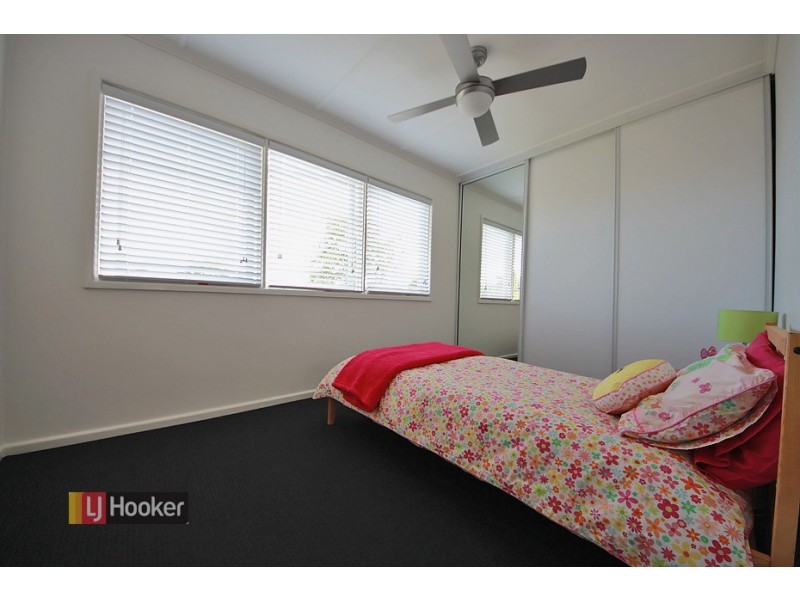 25 Rainbow Street, Sandgate QLD 4017