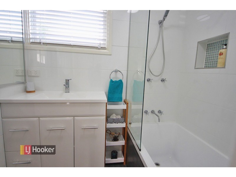 25 Rainbow Street, Sandgate QLD 4017