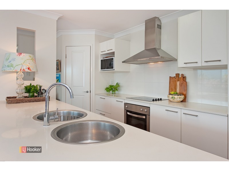 11 Waterway Crescent, Murrumba Downs QLD 4503