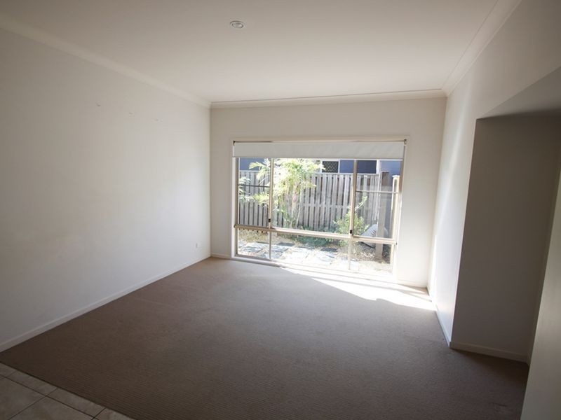 16 Birdwing Crescent, Kallangur QLD 4503