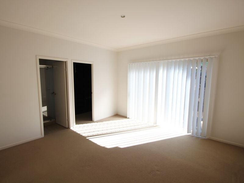 16 Birdwing Crescent, Kallangur QLD 4503