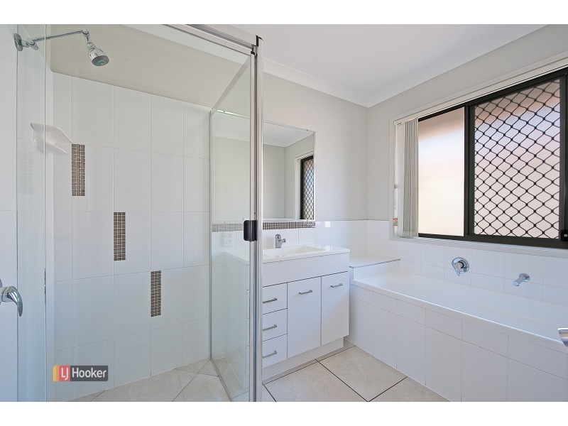 4 Elderflower Circuit, Griffin QLD 4503