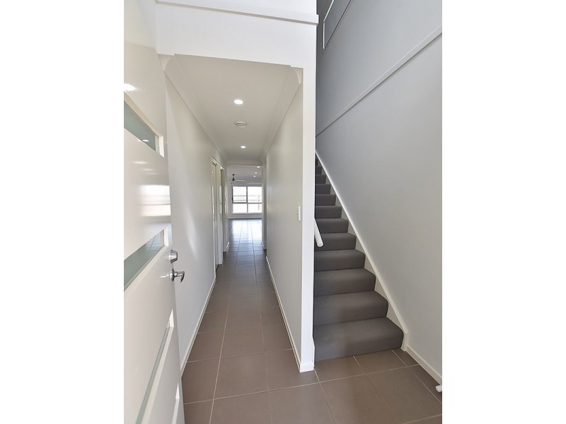 98 Mapleton Drive, North Lakes QLD 4509