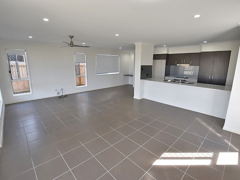 98 Mapleton Drive, North Lakes QLD 4509