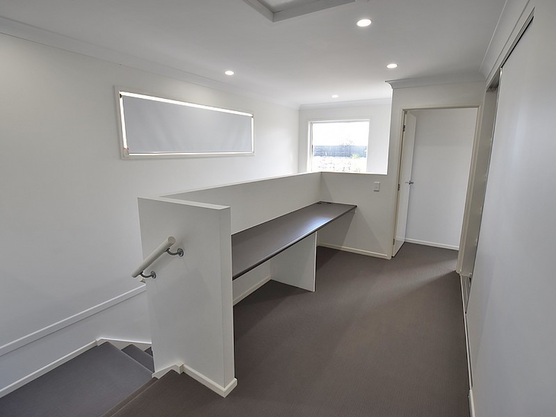 98 Mapleton Drive, North Lakes QLD 4509