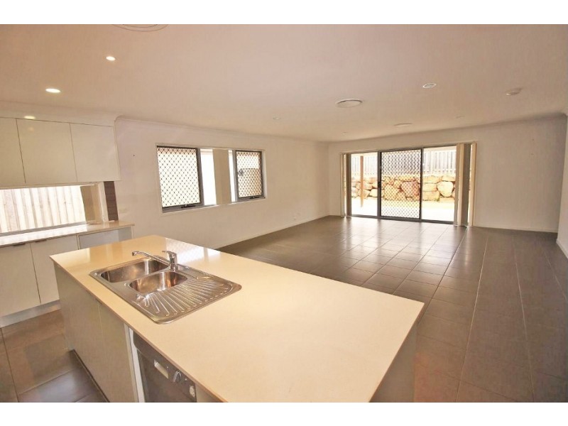 142 Glass House Circuit, Kallangur QLD 4503