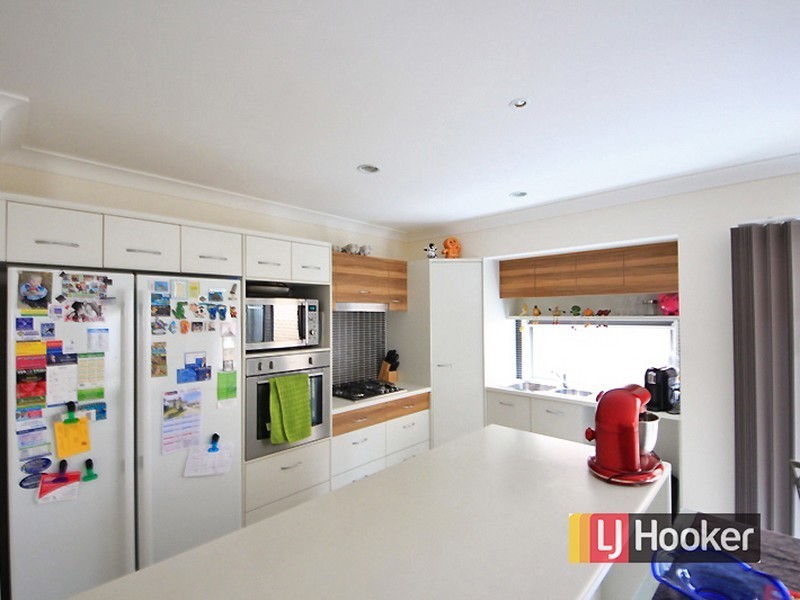 15 Jowarra Street, Kallangur QLD 4503