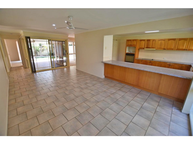 31 Castle Hill Drive, Murrumba Downs QLD 4503