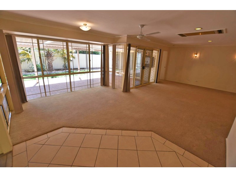 31 Castle Hill Drive, Murrumba Downs QLD 4503