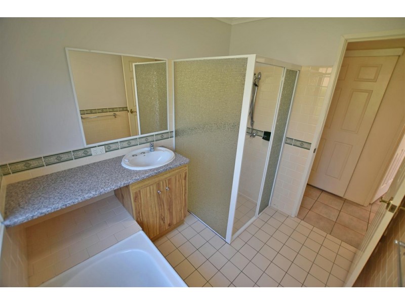 31 Castle Hill Drive, Murrumba Downs QLD 4503