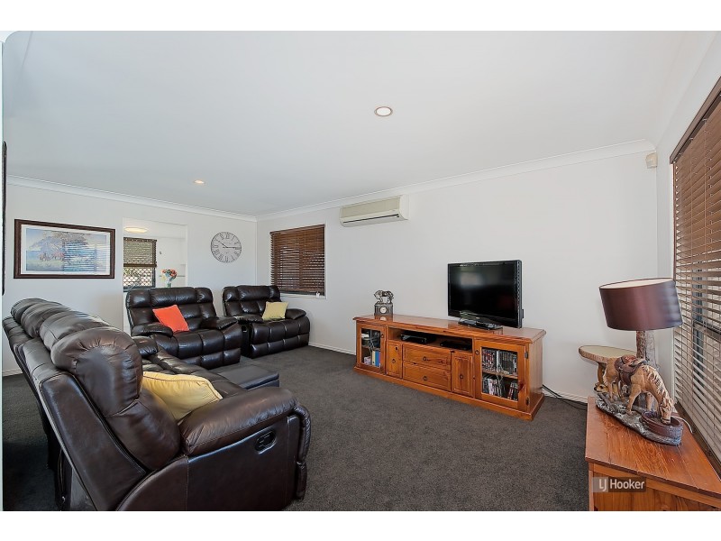 28 Mowbray Court, Kallangur QLD 4503