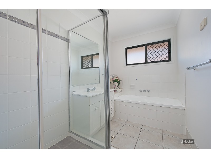 28 Mowbray Court, Kallangur QLD 4503