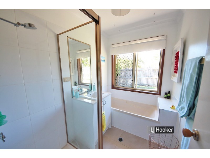 8 Washbrook Crescent, Petrie QLD 4502