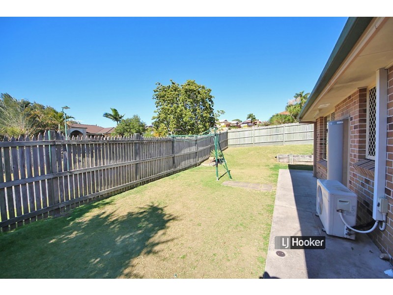 8 Washbrook Crescent, Petrie QLD 4502