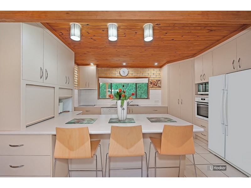 99 Whiteside Road, Whiteside QLD 4503